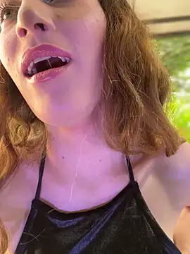 Snapshot of SweetieSinXXX chatting on October 17, 1:03 pm SweetieSinXXX online show from October 17, 1:03 pm