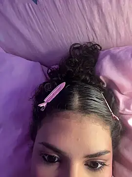 luluzinhax online show from March 22, 5:11 am