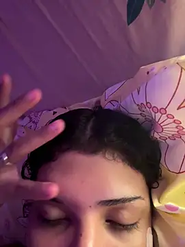 luluzinhax online show from April 3, 4:21 am