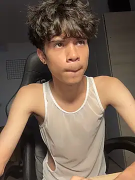 Snapshot of OopsAgain_ chatting on January 11, 8:25 pm OopsAgain online show from January 11, 8:25 pm