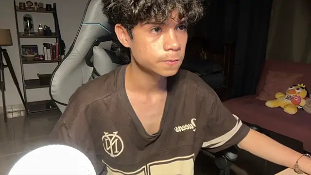 Snapshot of OopsAgain_ chatting on January 16, 2:26 am OopsAgain online show from January 16, 2:26 am