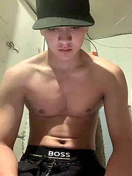 Snapshot of boyhot-_- chatting on September 21, 3:08 am boyhot- - online show from September 21, 3:08 am