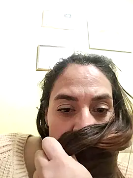 denissebombon online show from February 3, 2:53 am