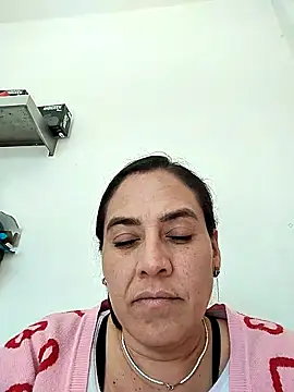 denissebombon online show from February 3, 6:02 pm