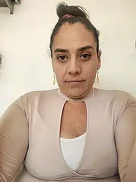 denissebombon online show from February 11, 7:41 pm