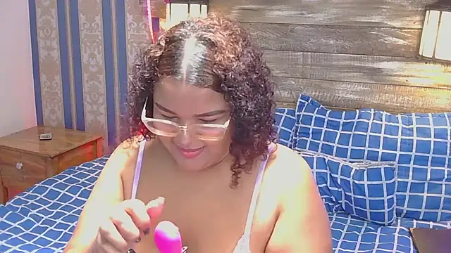 NicolBonnie online show from October 4, 4:27 pm