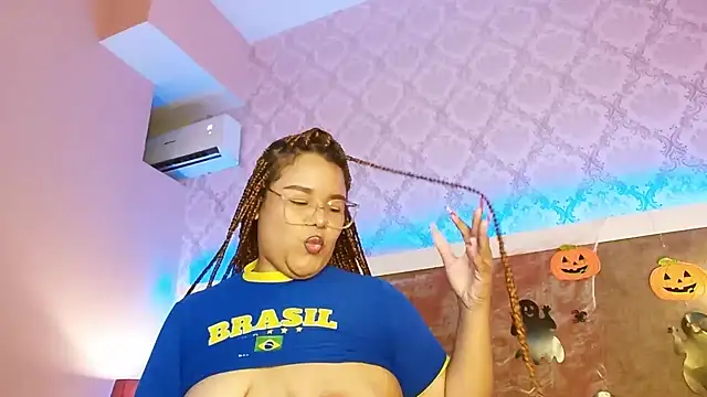 NicolBonnie online show from October 25, 7:41 pm