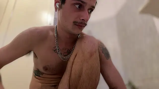 Snapshot of chrisalmeid_ chatting on February 1, 4:27 pm chrisalmeid online show from February 1, 4:27 pm