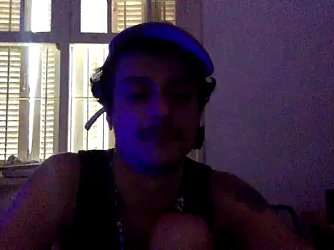 Snapshot of chrisalmeid_ chatting on April 8, 5:24 pm chrisalmeid online show from April 8, 5:24 pm
