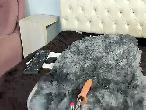 Sally Moonn online show from October 27, 7:40 pm