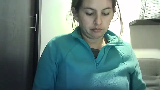 Snapshot of Valery__Rouse_ chatting on April 11, 4:17 am Valery Rouse online show from April 11, 4:17 am