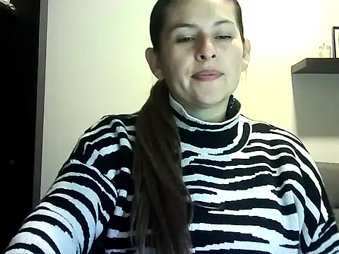 Snapshot of Valery__Rouse_ chatting on April 18, 2:15 am Valery Rouse online show from April 18, 2:15 am