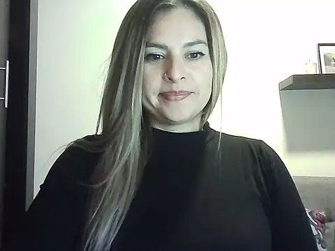 Snapshot of Valery__Rouse_ chatting on April 19, 3:39 am Valery Rouse online show from April 19, 3:39 am