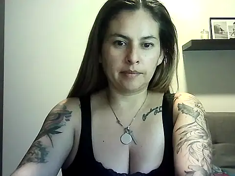 Snapshot of Valery__Rouse_ chatting on April 22, 10:55 pm Valery Rouse online show from April 22, 10:55 pm