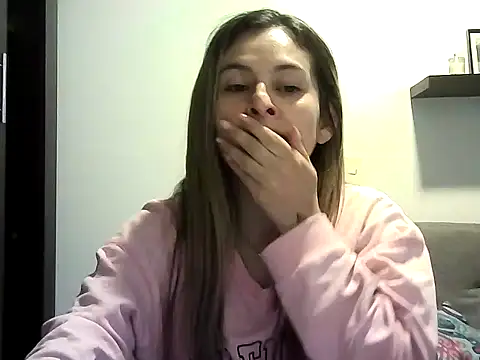 Snapshot of Valery__Rouse_ chatting on April 23, 12:04 pm Valery Rouse online show from April 23, 12:04 pm
