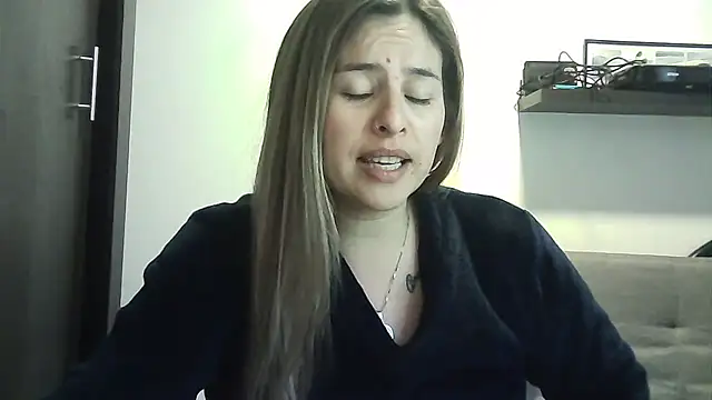 Snapshot of Valery__Rouse_ chatting on May 3, 8:59 pm Valery Rouse online show from May 3, 8:59 pm
