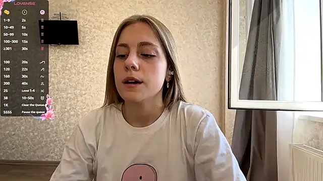 DreamyOlivia online show from September 21, 9:22 am