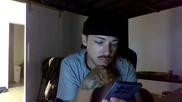 Snapshot of Jbenz420 chatting on June 25, 5:06 pm Jbenz420 online show from June 25, 5:06 pm