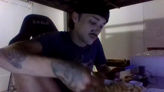 Snapshot of Jbenz420 chatting on July 2, 2:33 am Jbenz420 online show from July 2, 2:33 am