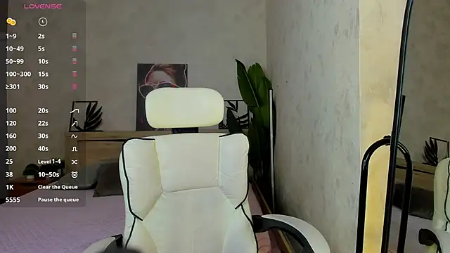 Lynn Martin online show from May 16, 5:23 pm