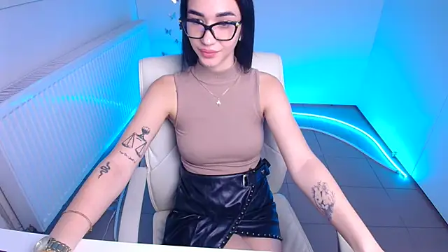 Snapshot of Bella_Night4 chatting on October 10, 12:26 pm Bella Night4 online show from October 10, 12:26 pm