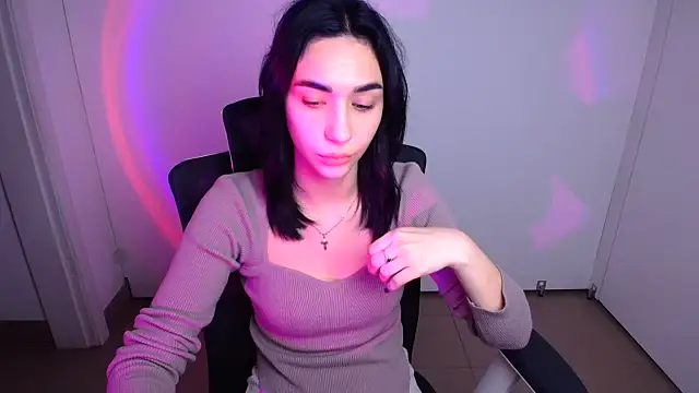 Snapshot of Bella_Night4 chatting on October 11, 5:50 am Bella Night4 online show from October 11, 5:50 am