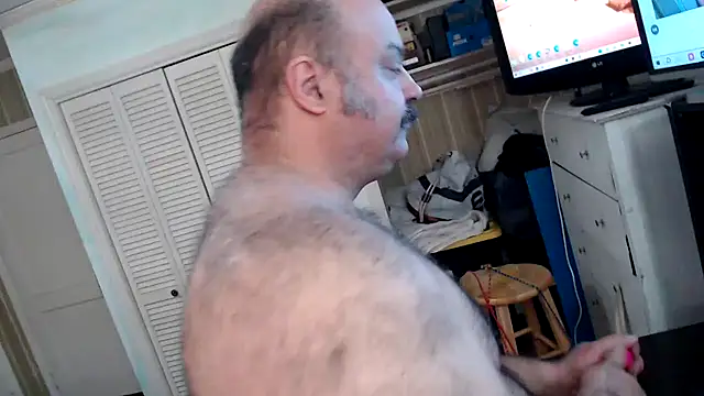 Snapshot of bullmusclejoe chatting on November 30, 10:47 pm bullmusclejoe online show from November 30, 10:47 pm