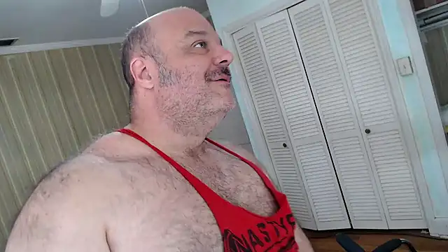 Snapshot of bullmusclejoe chatting on January 13, 6:35 pm bullmusclejoe online show from January 13, 6:35 pm