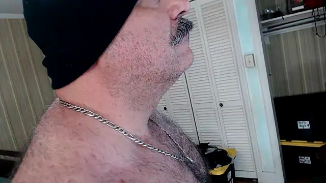 Snapshot of bullmusclejoe chatting on April 30, 8:31 am bullmusclejoe online show from April 30, 8:31 am