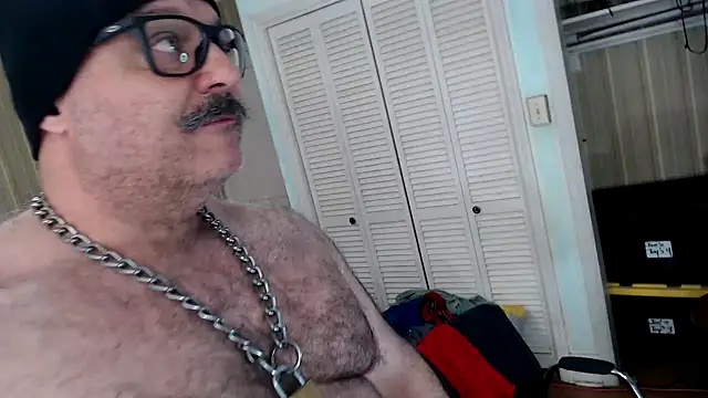 Snapshot of bullmusclejoe chatting on May 2, 11:10 pm bullmusclejoe online show from May 2, 11:10 pm
