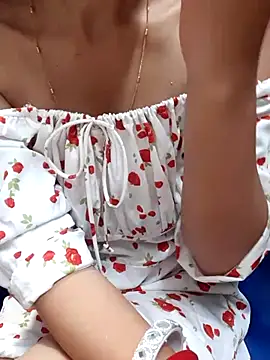 Snapshot of siya_rani67 chatting on September 18, 4:42 pm siya rani67 online show from September 18, 4:42 pm