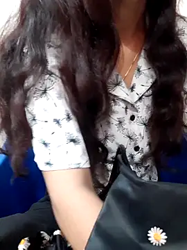 Snapshot of siya_rani67 chatting on October 5, 6:12 am siya rani67 online show from October 5, 6:12 am