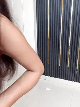 Snapshot of siya_rani67 chatting on October 18, 5:57 pm siya rani67 online show from October 18, 5:57 pm