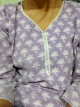 Snapshot of siya_rani67 chatting on November 2, 8:28 am siya rani67 online show from November 2, 8:28 am