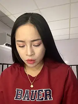 Gjienjr94 online show from September 19, 12:39 pm
