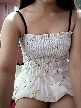 Snapshot of mymy06 chatting on October 17, 4:31 pm mymy06 online show from October 17, 4:31 pm