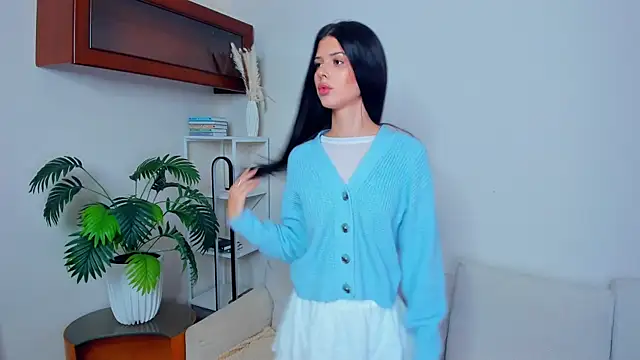 Snapshot of JoCauterucci chatting on October 12, 6:23 am JoCauterucci online show from October 12, 6:23 am