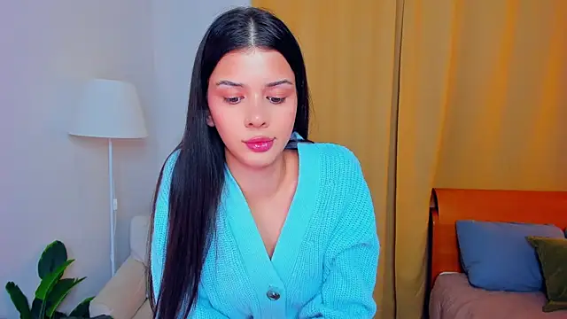 Snapshot of JoCauterucci chatting on October 19, 6:25 am JoCauterucci online show from October 19, 6:25 am