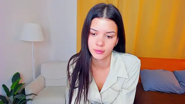 Snapshot of JoCauterucci chatting on October 22, 6:57 am JoCauterucci online show from October 22, 6:57 am