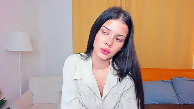 Snapshot of JoCauterucci chatting on October 28, 6:50 am JoCauterucci online show from October 28, 6:50 am