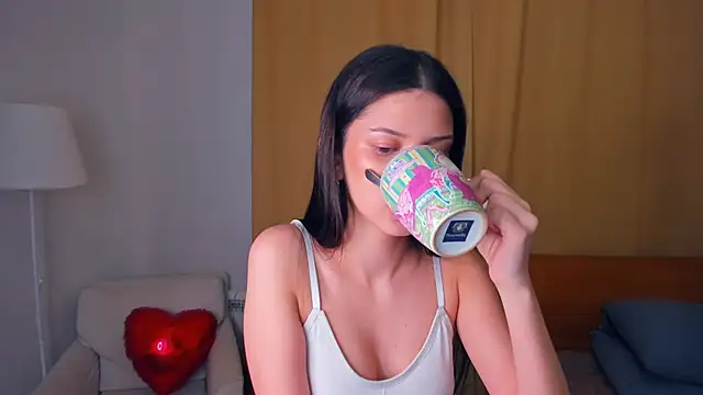 JoCauterucci online show from February 13, 7:15 am