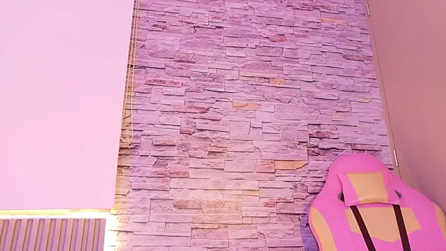 Snapshot of liz_monserrat_1 chatting on October 19, 7:31 am liz monserrat 1 online show from October 19, 7:31 am