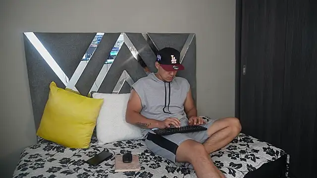 massimo vidal  online show from September 23, 12:08 pm