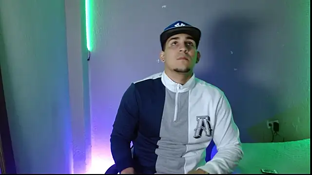 massimo vidal  online show from November 30, 2:37 am