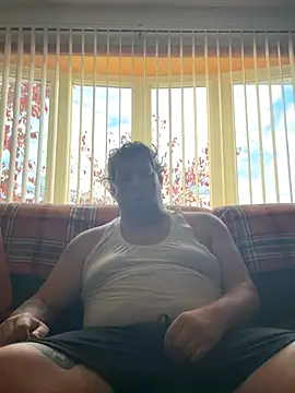 Snapshot of Stephanie1984 chatting on November 1, 12:29 pm Stephanie1984 online show from November 1, 12:29 pm