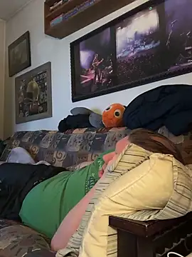 Stephanie1984 online show from March 18, 5:21 am