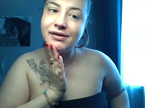 Snapshot of karina160000 chatting on February 1, 7:40 am karina160000 online show from February 1, 7:40 am