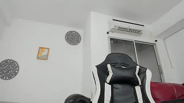 Snapshot of Jax_Maliq chatting on October 5, 12:20 am Jax Maliq online show from October 5, 12:20 am