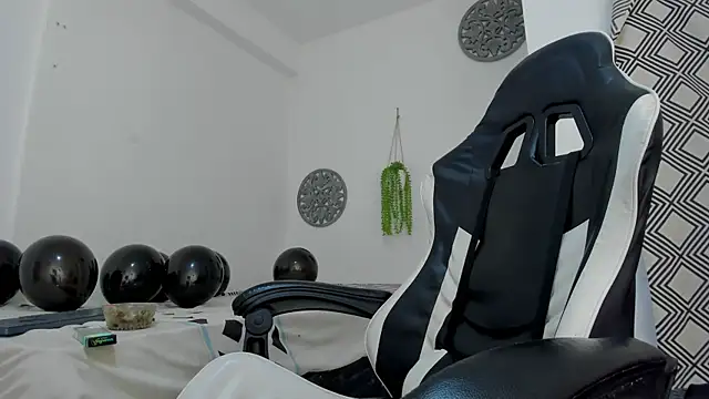 Snapshot of Jax_Maliq chatting on October 16, 6:03 am Jax Maliq online show from October 16, 6:03 am