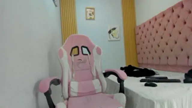 Snapshot of Jax_Maliq chatting on October 22, 2:12 am Jax Maliq online show from October 22, 2:12 am